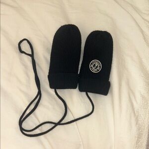 Jacadi Baby Mittens with String